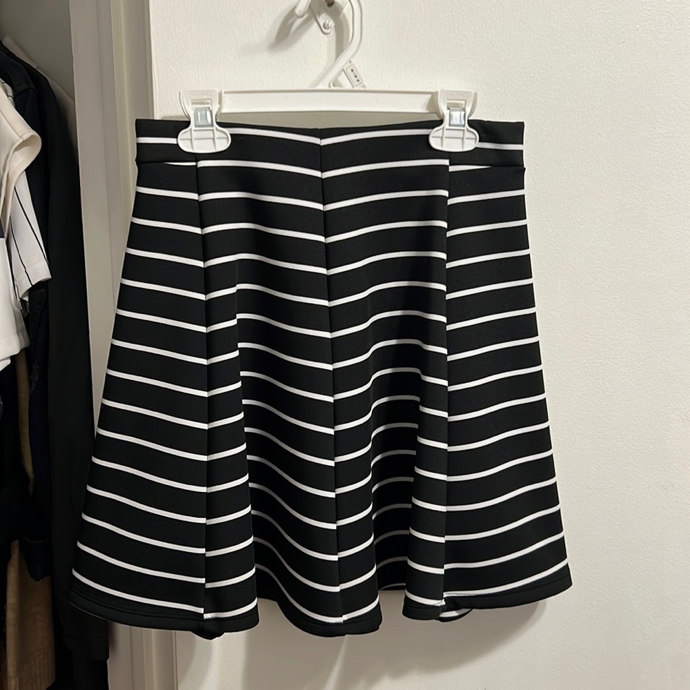 EUC Black and White Skirt